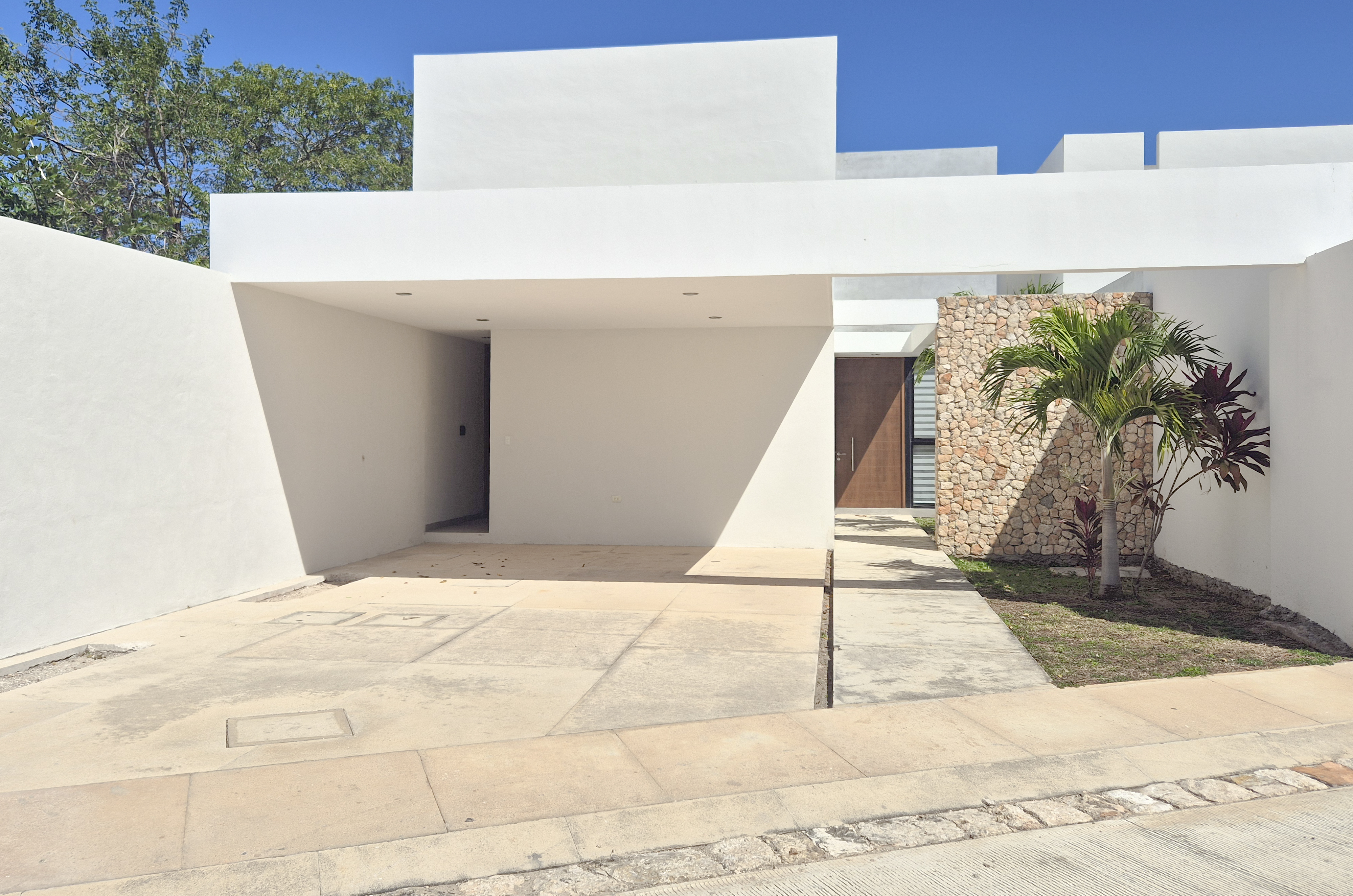 1920-Casa-en-Venta-en-Merida-Olisea-Residencial-habitacion-en-planta-baja-y-alberca (3).jpg